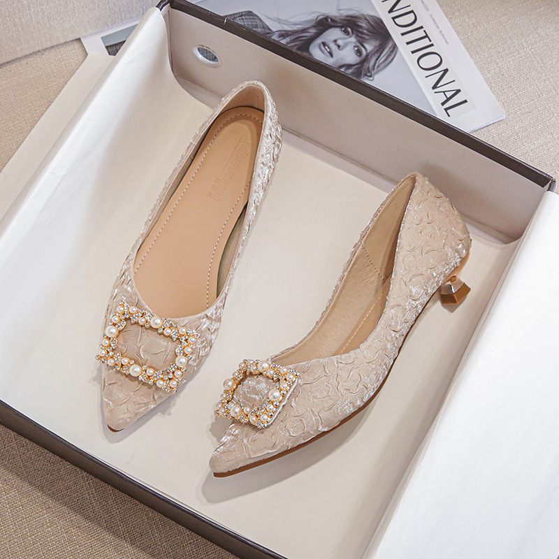Sepatu hak rendah berujung run - Womens Heels ulasan dan harga